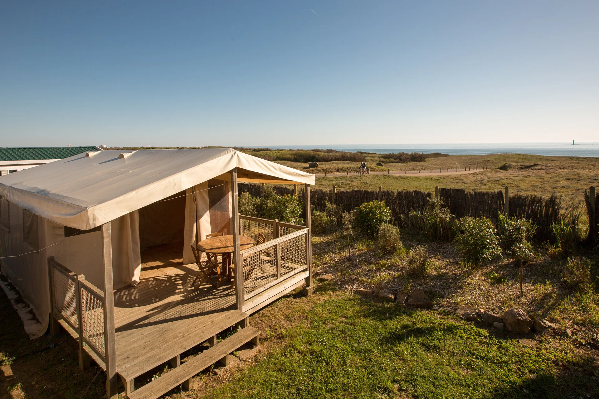 CAMPING  EDEN VILLAGES – LE CARAVAN’ÎLE